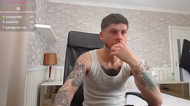 JonahShaw: διαδικτυακό σόου στην κάμερα