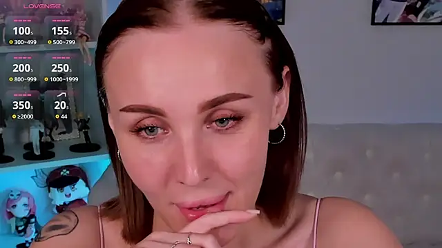 LianaFordのライブXXXチャット