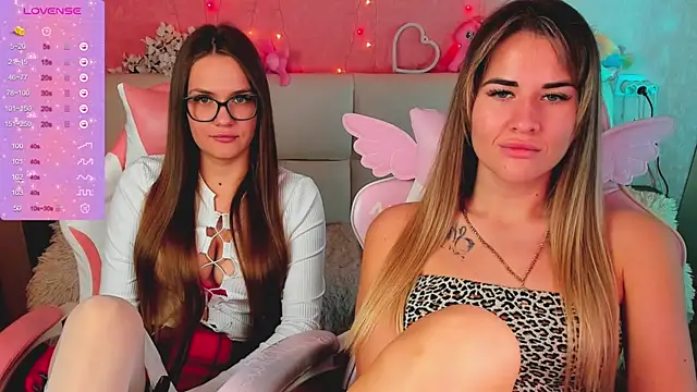 hotty_girls_here's Live XXX Chat