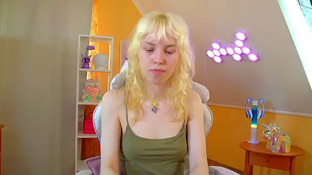 HannahHollis Adlı Modelin Canlı XXX Sohbeti