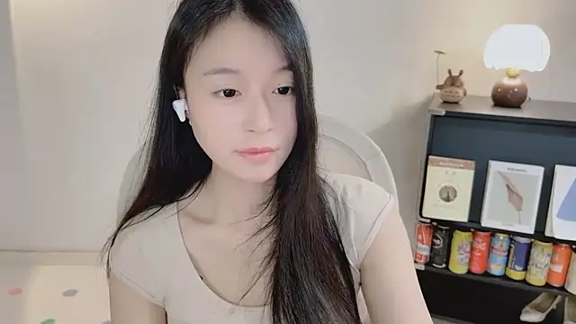 Onechestnut's Live XXX Chat