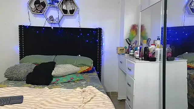 Chat XXX en directo de charlotte_077