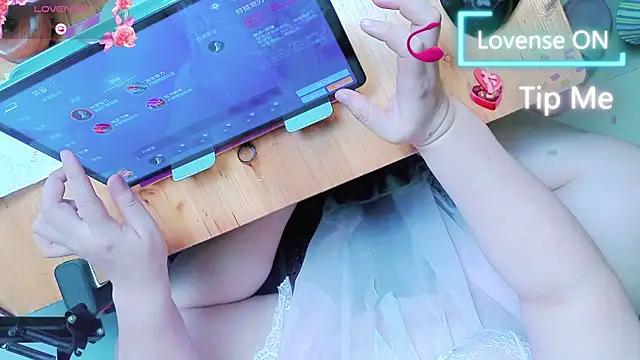 Chat XXX en directo de AngelwithEcup