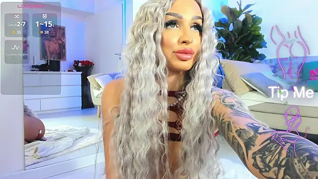 แชท XXX สดของ ArianaXO_