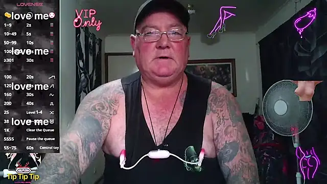 KINKYBLUEYES69 网络视讯表演