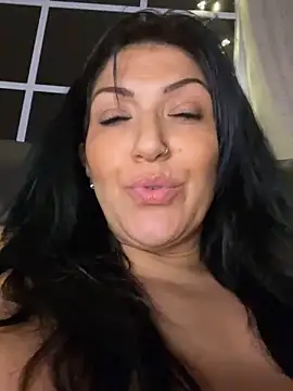 LittleMissEeve Show in webcam