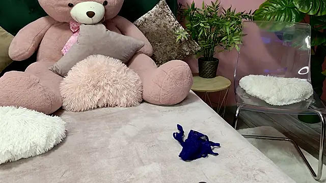 KirraWhite 라이브 XXX 채팅