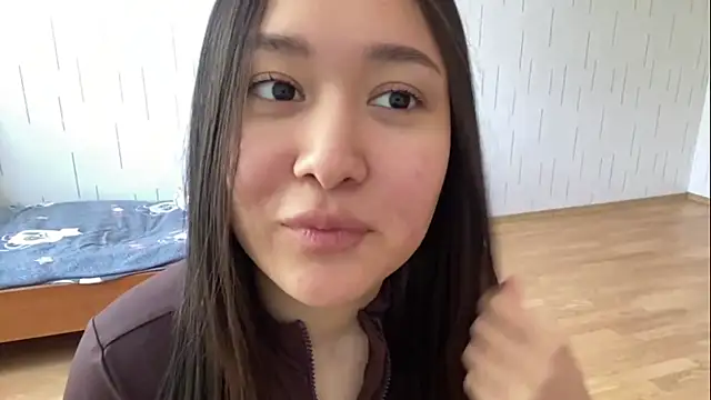 YourMiIa's Live XXX Chat