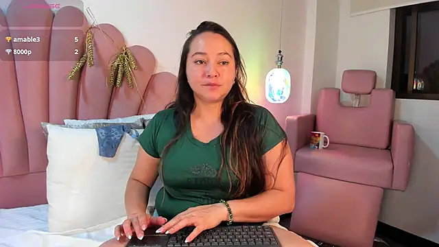 SabrinaVantress Adlı Modelin Canlı XXX Sohbeti