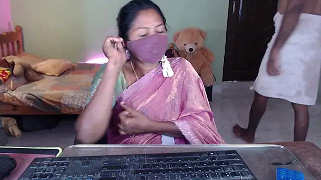 HotGulabi's Live XXX Chat