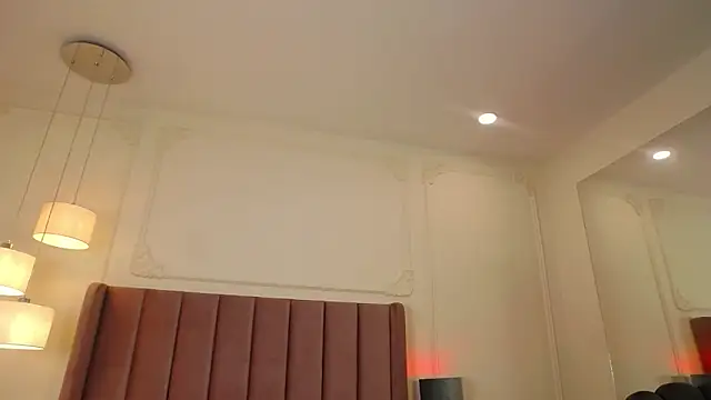 XXX chat uživo modela LiaTrainor