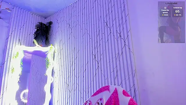 Naomy_tay1 লাইভ XXX চ্যাট