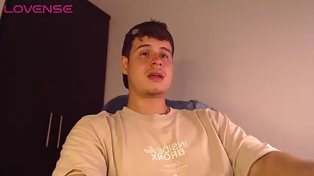 BjornSteel 即時 XXX 聊天