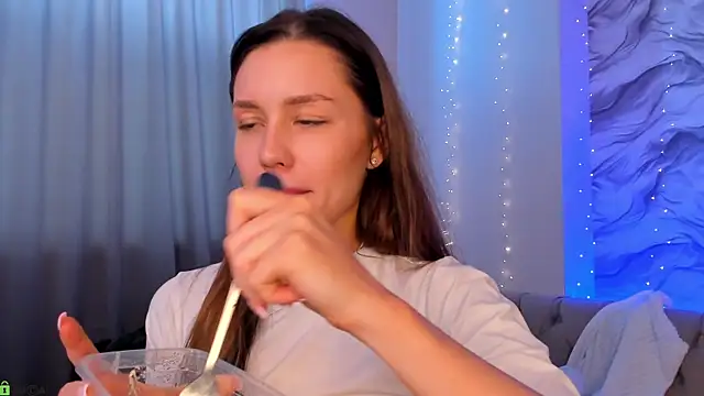 Aria_Mila Chat XXX live