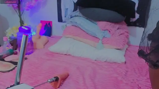 KilyetVera3x: διαδικτυακό σόου στην κάμερα