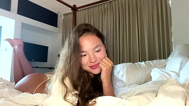 แชท XXX สดของ kamila_18_french