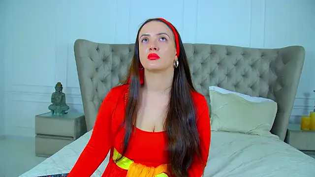 ElinaBellucci Adlı Modelin Canlı XXX Sohbeti