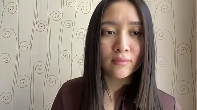 YourMiIa: απευθείας συνομιλία ΧΧΧ