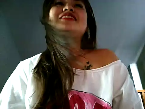 Chat XXX en directo de Chillntalkmami