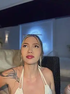 EmmaJhoons' Live XXX Chat