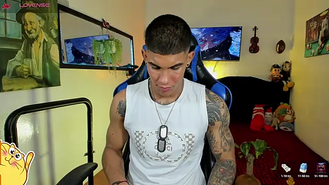 Damian_latinxxx Show in webcam