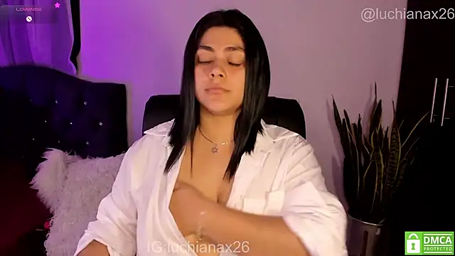 XXX chat uživo modela lucy26_