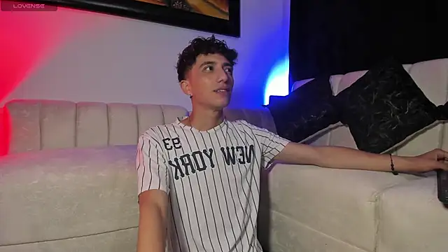 mhatias_ Adlı Modelin Web Kamerası Şovu