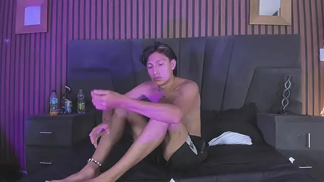 MarcoAndAllice's Live XXX Chat