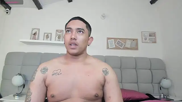 Chat +18 de erotic_sins ao vivo