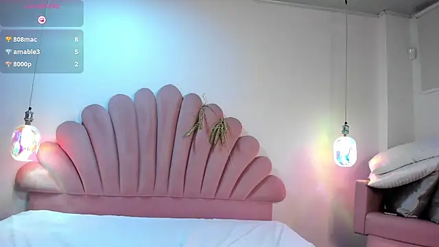 SabrinaVantress Adlı Modelin Canlı XXX Sohbeti