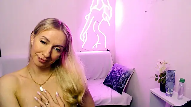 Chat XXX ao vivo de Cute_Smile_Shy