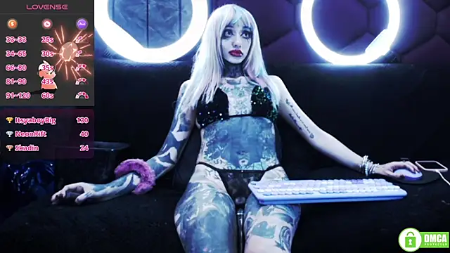 TyphoidMary's Live XXX Chat