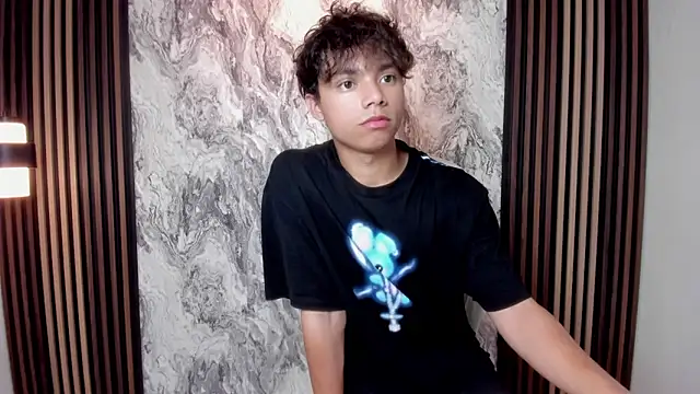 Honeymoon_sariel élő XXX-chatje