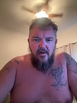 bigbear345k élő XXX-chatje