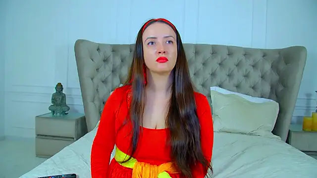 ElinaBellucci's Live XXX Chat