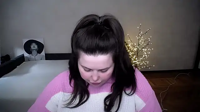 Emily_Mo: απευθείας συνομιλία ΧΧΧ