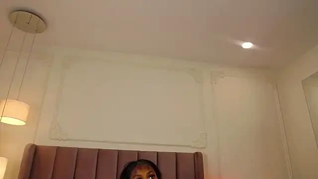 Chat XXX en directo de LiaTrainor