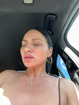 KimKelly13 Adlı Modelin Canlı XXX Sohbeti