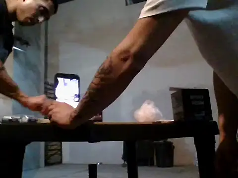 MRdxxx444's Live XXX Chat