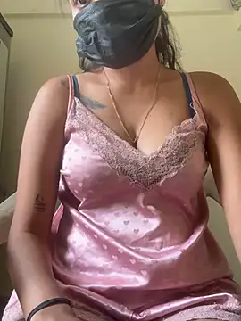 แชท XXX สดของ NainaHotty1