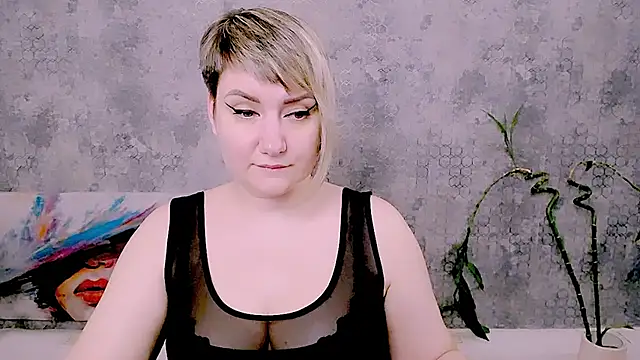 Djullia 现场XXX聊天