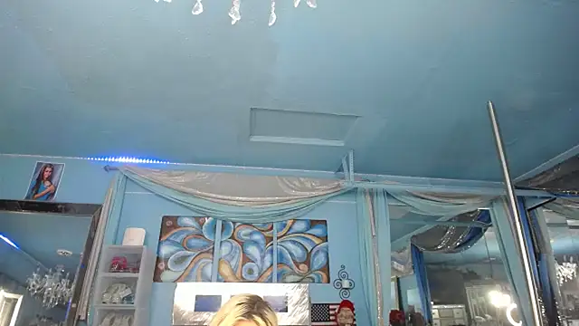 ADRIANNA_FOX: онлайн-секс-чат