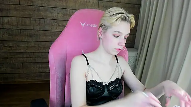 دردشة AgataGate الجنسية المباشرة