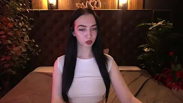 WildKittenX_'s Live XXX Chat