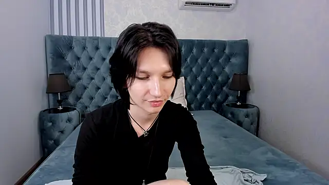 Show modela AdonBev na web-kameri