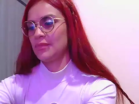 XXX chat uživo modela tinny_emiily