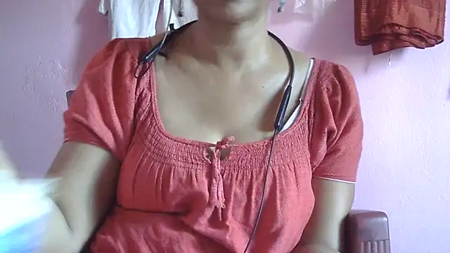 Pooja-suman's Live XXX Chat