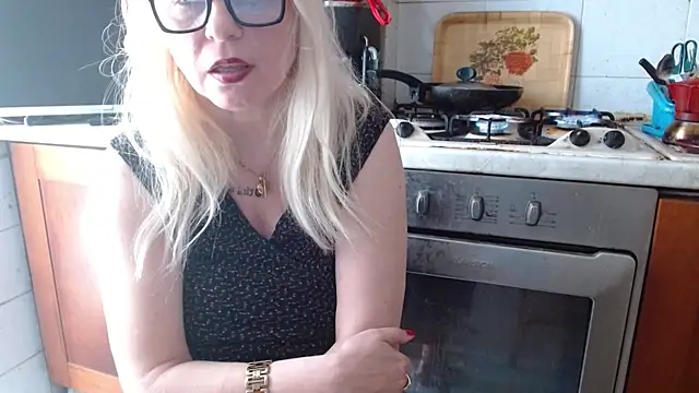 martachatte Adlı Modelin Canlı XXX Sohbeti