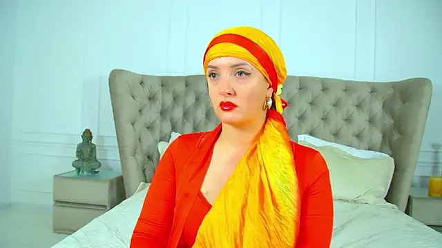 ElinaBellucci Live XXX Chat