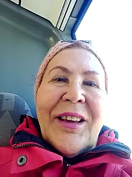 Hottie-Mom Webcam Show